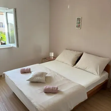 Apartman Mia *